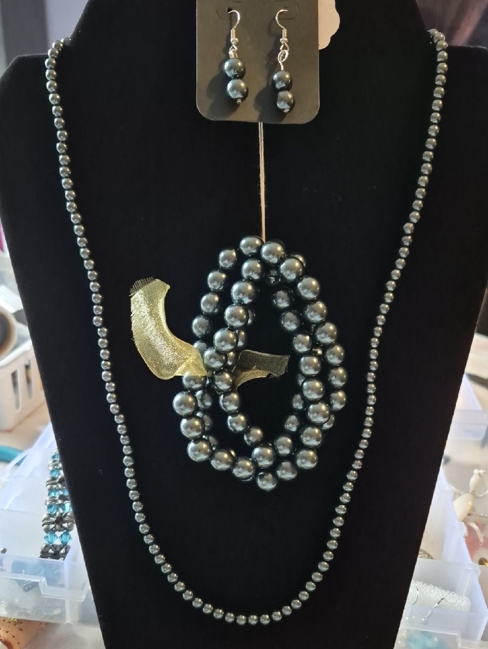 Elegant Dark Gray Faux Pearl Necklace & Earring Set - Unbranded